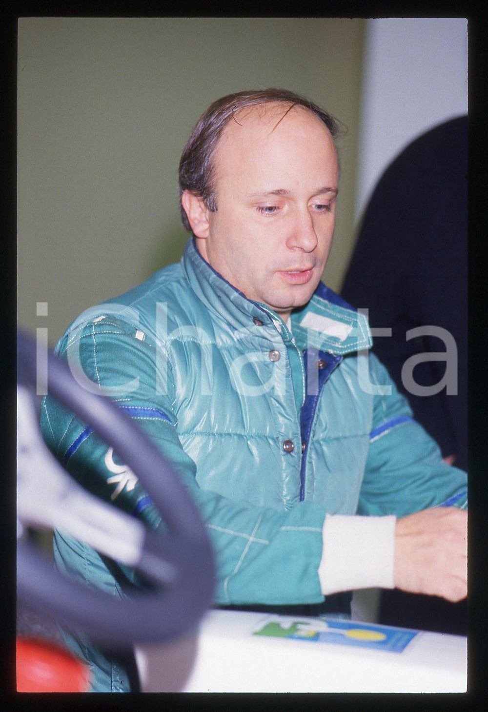 35mm vintage slide* 1988 AIRC Teo FABI Gara beneficenza con go-kart - Ritratto 3 Diapositiva d'epoca, in formato 35 mm.CONDIZIONI: GOODTutti i diritti riservati.E' severamente vietata la riproduzione. ICharta mette in vendita, sul negozio eBay e in esclusiva sul sito "icharta" il proprio archivio composto da numerose diapositive e negativi fotografici d'epoca, tutti originali e autentici, che attraversano la storia del costume italiano tra gli la fine degli anni Sessanta e Novanta.Si tratta di uno sguardo inedito sull'attualit&agrave;, la politica, la vita quotidiana, il gossip e la cultura, che fotografa il cambiamento della nazione in quest'ultimo scorcio del XX secolo. Un'occasione unica per il mercato del collezionismo, che vede finalmente disponibile un archivio eccezionale per vastit&agrave;, tematiche e condizioni, in un settore (il negativo fotografico e la diapositiva) di assoluta novit&agrave; e dalle interessanti prospettive di investimento.  originale e autentica 1
