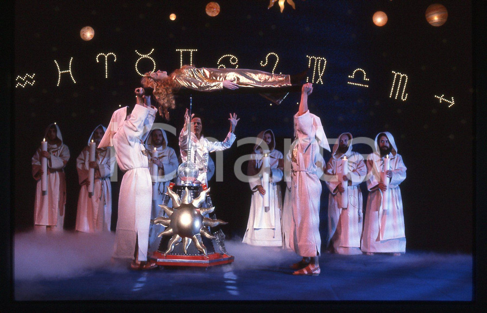 35mm vintage slide* 1984 RAI 2 IL TRAPPOLONE Mago SILVAN - Gioco di prestigio 17