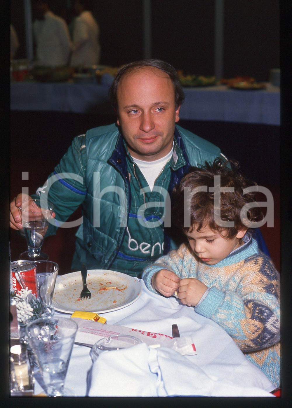 35mm vintage slide* 1988 ITALIA - FORMULA 1 Teo e Stefano FABI Ritratto Diapositiva d'epoca, in formato 35 mm.CONDIZIONI: GOODTutti i diritti riservati.E' severamente vietata la riproduzione. ICharta mette in vendita, sul negozio eBay e in esclusiva sul sito "icharta" il proprio archivio composto da numerose diapositive e negativi fotografici d'epoca, tutti originali e autentici, che attraversano la storia del costume italiano tra gli la fine degli anni Sessanta e Novanta.Si tratta di uno sguardo inedito sull'attualit&agrave;, la politica, la vita quotidiana, il gossip e la cultura, che fotografa il cambiamento della nazione in quest'ultimo scorcio del XX secolo. Un'occasione unica per il mercato del collezionismo, che vede finalmente disponibile un archivio eccezionale per vastit&agrave;, tematiche e condizioni, in un settore (il negativo fotografico e la diapositiva) di assoluta novit&agrave; e dalle interessanti prospettive di investimento.  originale e autentica 1
