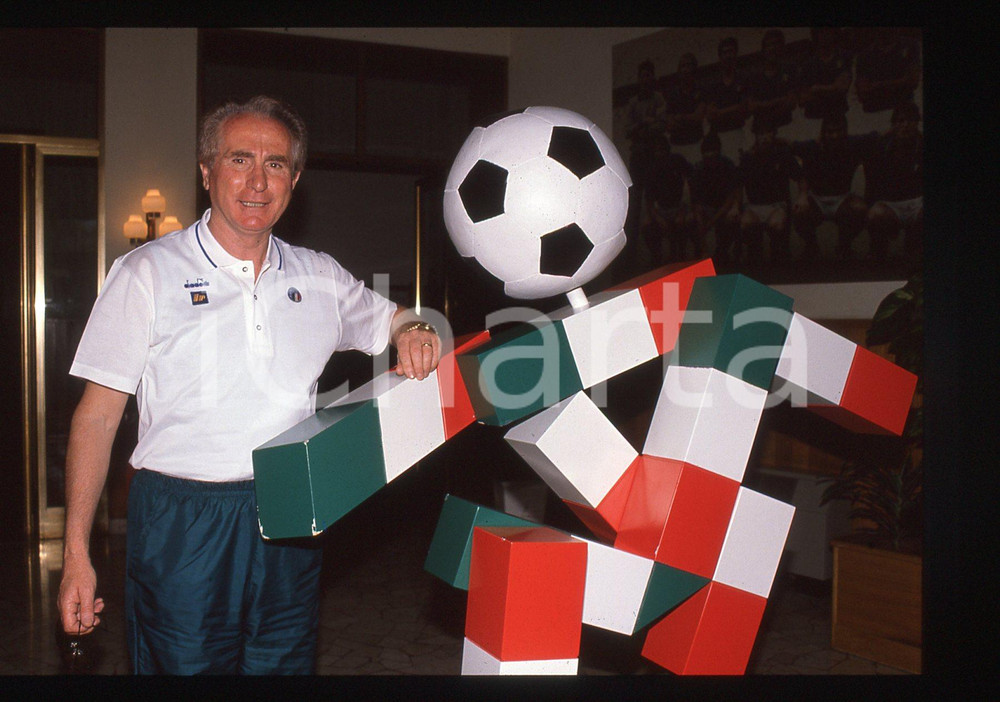 35mm vintage slide* 1990 COVERCIANO Azeglio VICINI con CIAO mascotte ITALIA 90 2