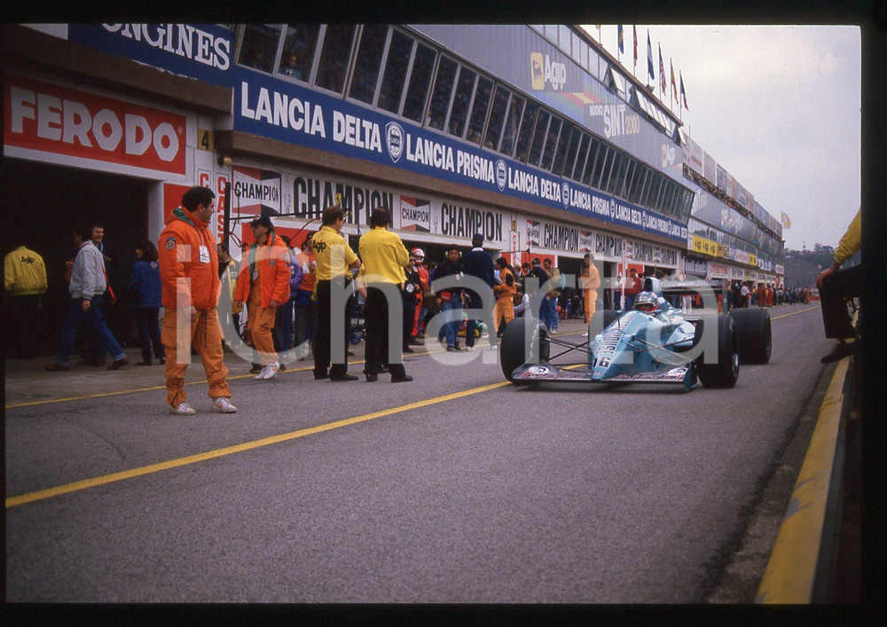 35mm vintage slide* 1988 GP SAN MARINO Ivan CAPELLI su MARCH 881 - Corsia box