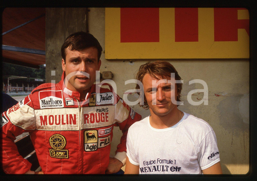 35mm vintage slide* 1982 GP MONZA Patrick TAMBAY e RenÃ¨ ARNOUX - Ritratto (3)   Diapositiva d'epoca, in formato 35 mm.CONDIZIONI: GOODTutti i diritti riservatiE' severamente vietata la riproduzione. ICharta mette in vendita, sul negozio eBay e in esclusiva sul sito "icharta" il proprio archivio composto da numerose diapositive e negativi fotografici d'epoca, tutti originali e autentici, che attraversano la storia del costume italiano tra gli la fine degli anni Sessanta e Novanta.Si tratta di uno sguardo inedito sull'attualit&agrave;, la politica, la vita quotidiana, il gossip e la cultura, che fotografa il cambiamento della nazione in quest'ultimo scorcio del XX secolo. Un'occasione unica per il mercato del collezionismo, che vede finalmente disponibile un archivio eccezionale per vastit&agrave;, tematiche e condizioni, in un settore (il negativo fotografico e la diapositiva) di assoluta novit&agrave; e dalle interessanti prospettive di investimento.  originale e autentica 1