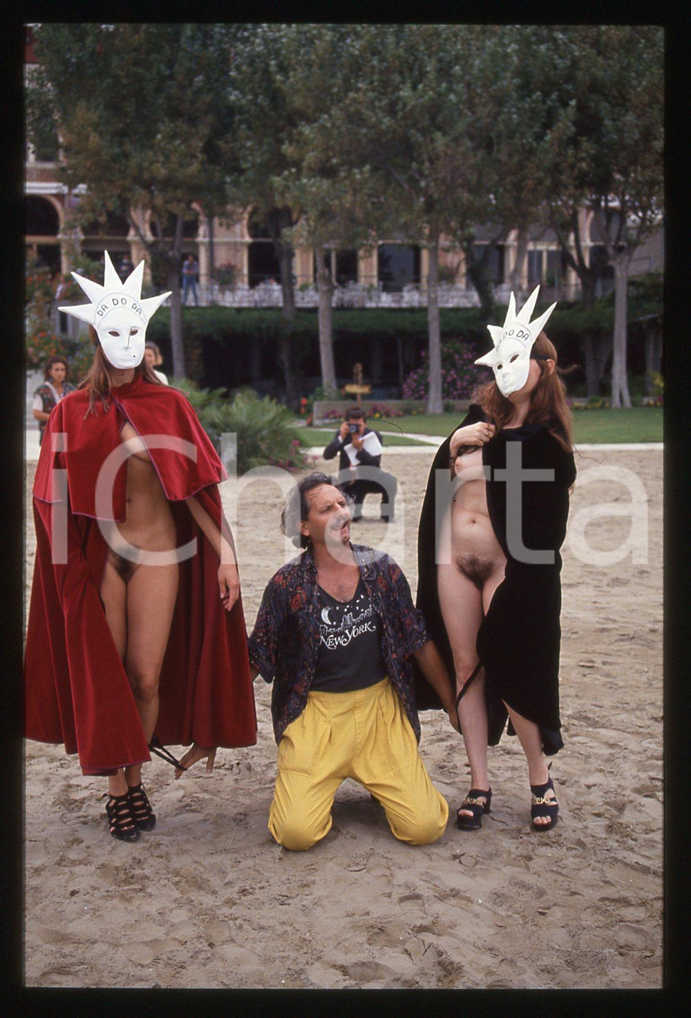 35mm vintage slide*1994 VENEZIA Film DA DO DA Nico CIRASOLA spoglia due donne 10
