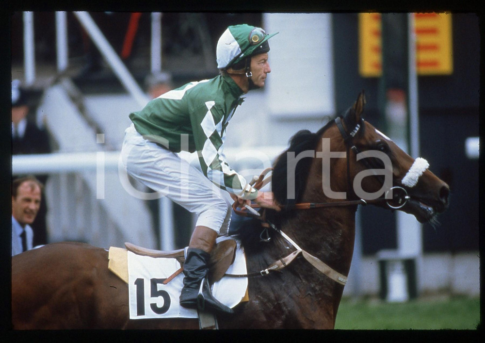 35mm vintage slide* 1985 ca UNITED KINGDOM - Lester PIGGOTT riding THEATRICAL