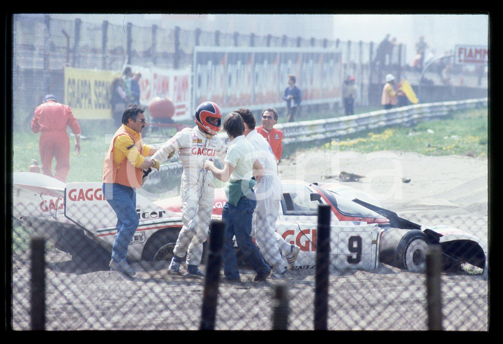 Fotografia d epoca originale 35mm vintage slide 1984 1000 KM MONZA PORSCHE 956 Brun Motorsport  Incidente 1