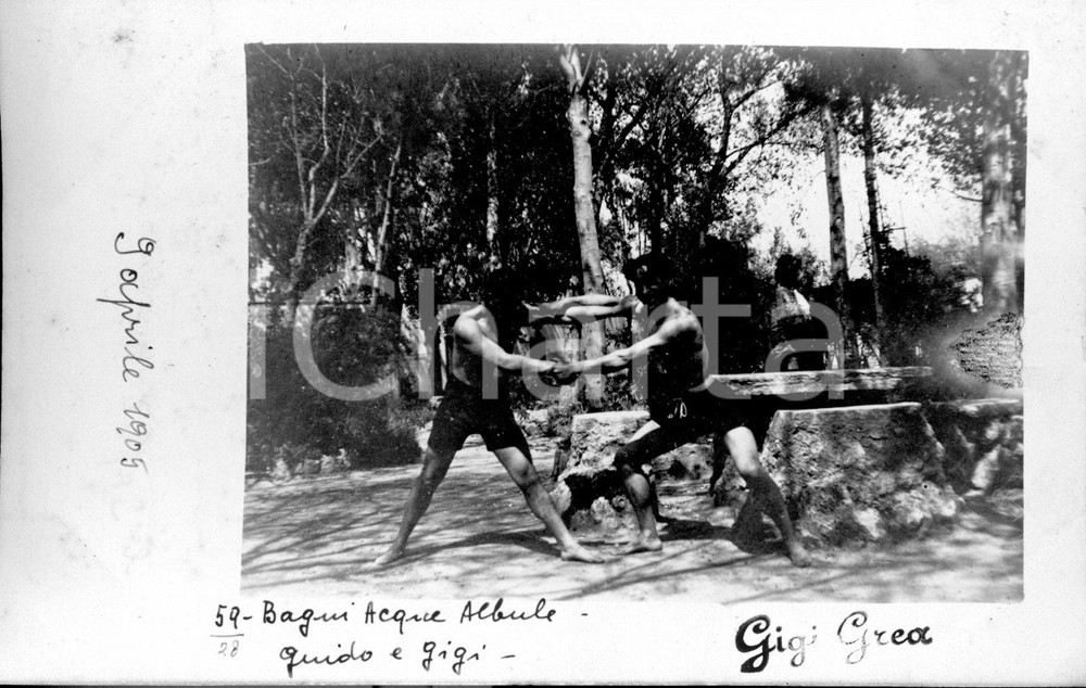 Fotografia d epoca originale 1905 ROMA Lotta simulata tra amici alle ACQUE ALBULE Fotocartolina 1