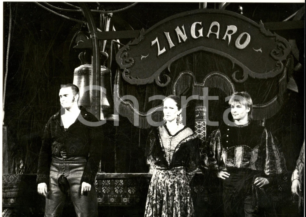 1985 ca FRANCE Teatro equestre ZINGARO - BARTABAS con due acrobati *Foto 24x18