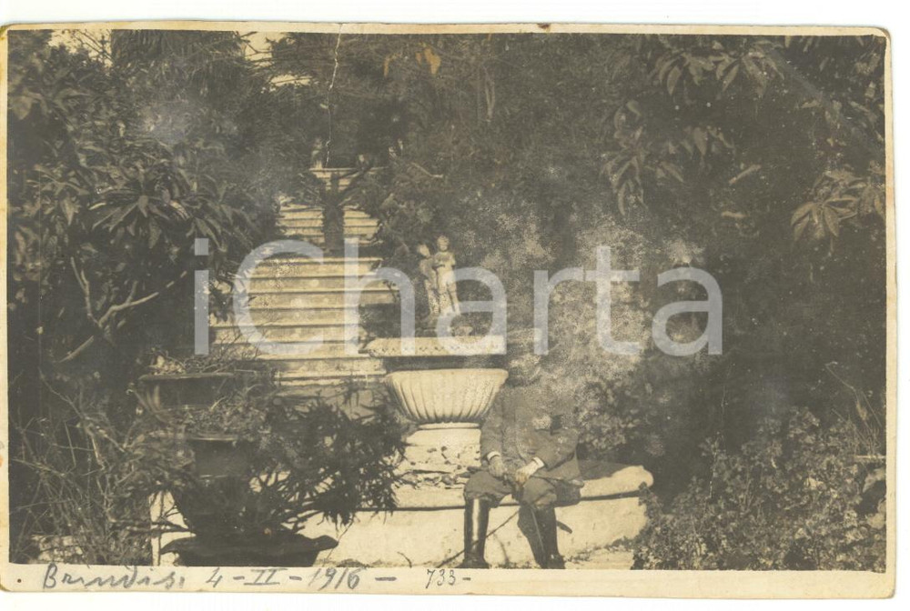 1916 BRINDISI Generale riposa su una fontana *Fotocartolina VINTAGE