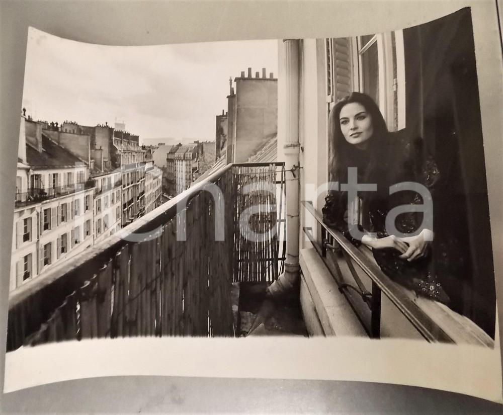 1970 ca PARIS Ritratto attrice Olga KARLATOS in balcone - Foto 40x30 cm