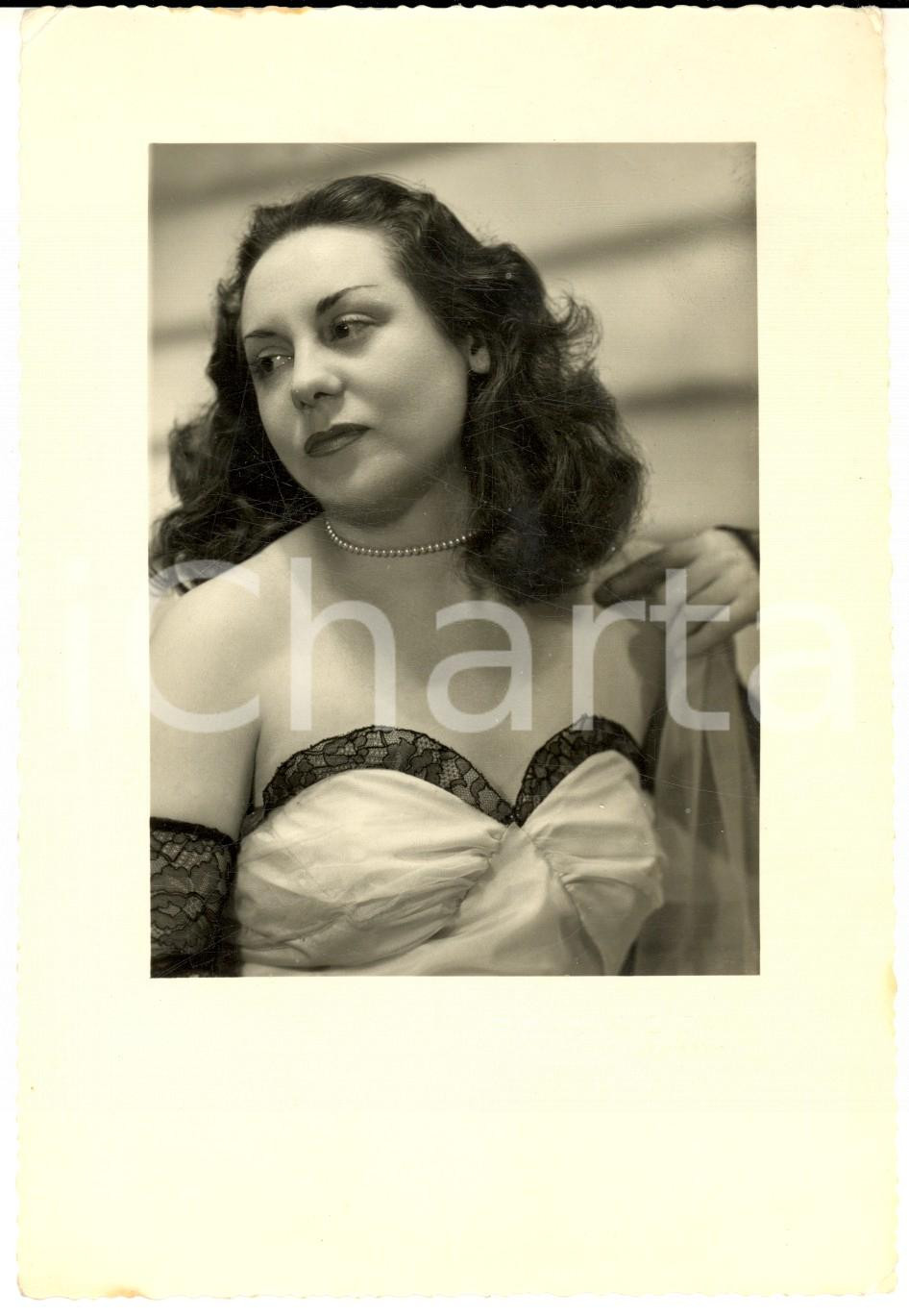 1948 PARMA Ritratto di donna abito e guanti in pizzo *Foto TOSI 12x16 cm