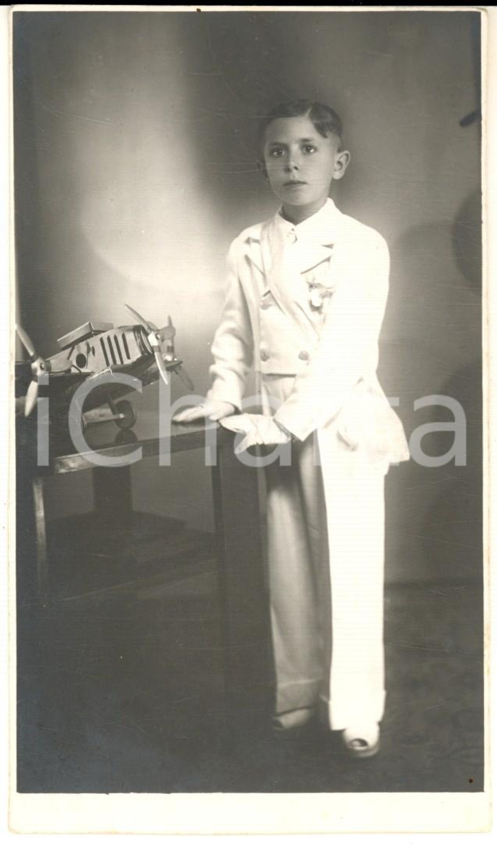 1930 ca PIACENZA Ritratto di bambino con aeroplano giocattolo - Foto cartolina