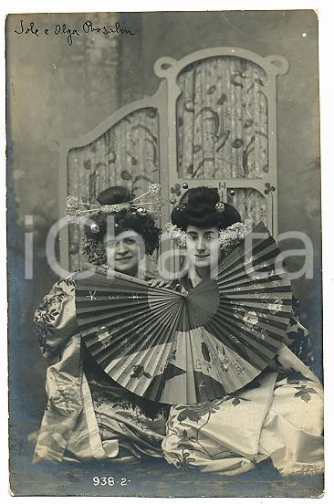1905 ca MUSICA Olga e Jole ROSALIN in costume da geisha *Cartolina FP NV