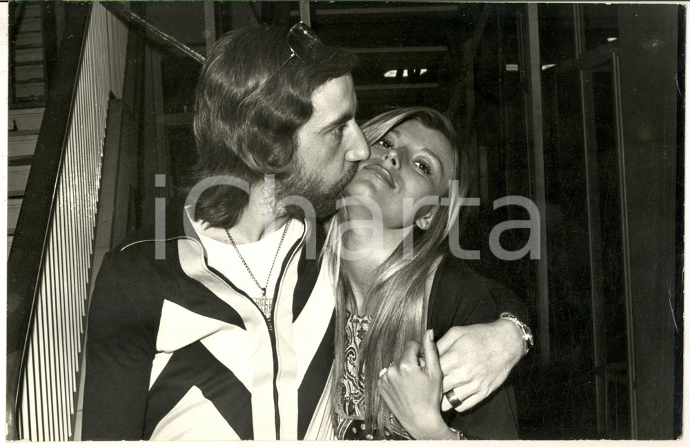 1970 ca COSTUME Marina OCCHIENA e Cristiano MINELLONO fidanzati - Foto 30x20