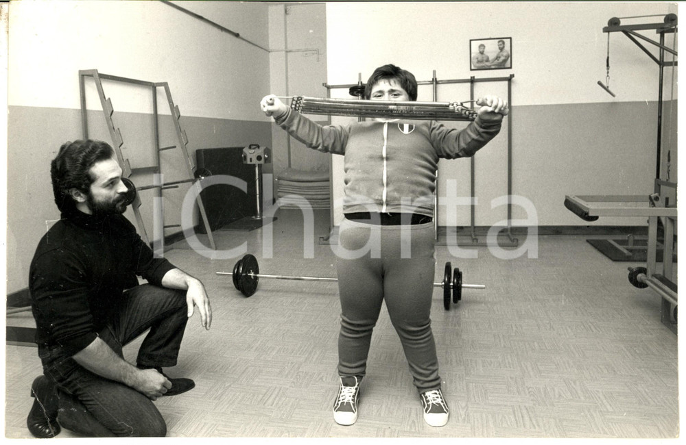 1974 PIACENZA Marco MAGISTRATI campione pesi a 8 anni in allenamento (3) Foto