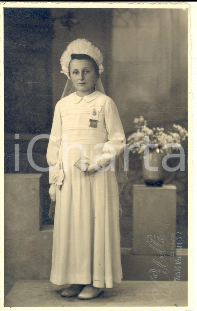 Fotografia d epoca originale 1940 ca MILANO Ritratto di bambina alla Prima Comunione Foto cartolina CITELLI 1