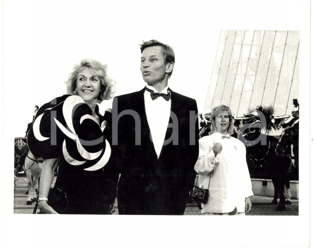 1990 ca CINEMA Michael YORK con la moglie Patricia McCALLUM *Foto 25x20 cm