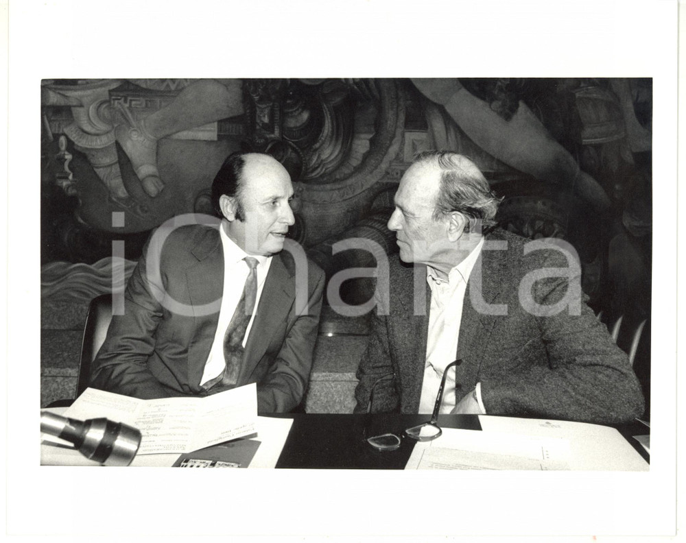 1990 ca MILANO Francesco ALBERONI discute con Giorgio BOCCA *Foto 25x20 cm