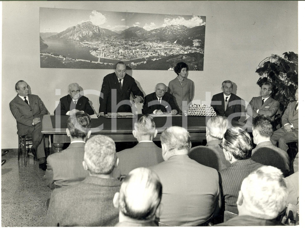 1965 LECCO Acciaieria CALEOTTO Premiazione dipendenti con 30 anni anzianità (6)