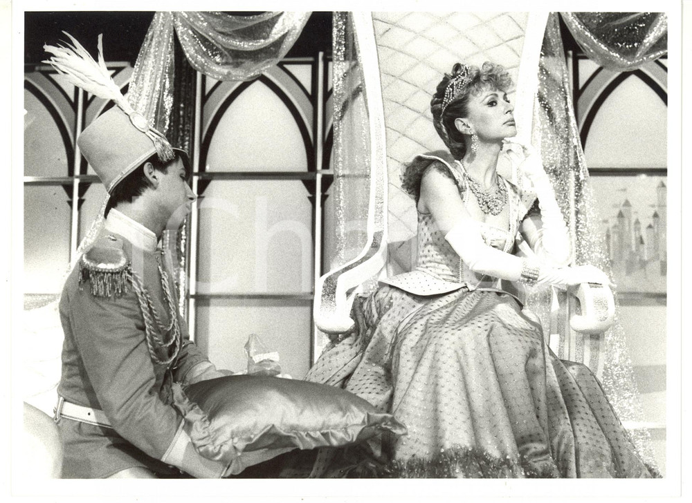 1985 ca RAI Loretta GOGGI nei panni di "Cenerentola" *Fotografia VINTAGE 24x18