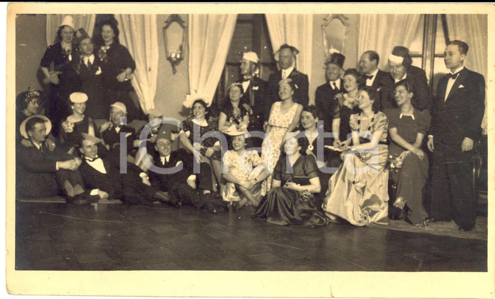  1950 ca MILANO (?) CARNEVALE - Festa in maschera tra amici - Foto CURIOSA (2) 