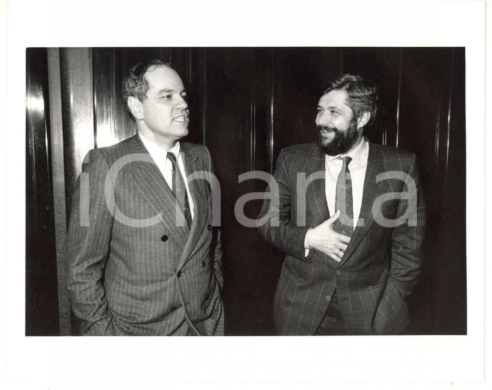 1985 ca POLITICA Loris ZAFFRA scherza con Giuseppe ZOLA *Foto 25x20 cm