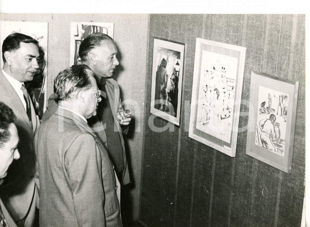 1955 ca GENOVA Palmiro TOGLIATTI in visita a mostra d'arte ^Foto 18x13 cm