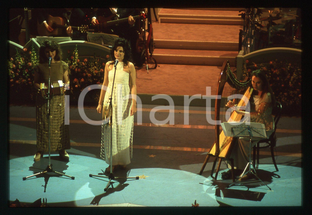 35mm vintage slide* 1994 SANREMO Valeria e Tina NICOLETTA delle PAIDEJA (4)