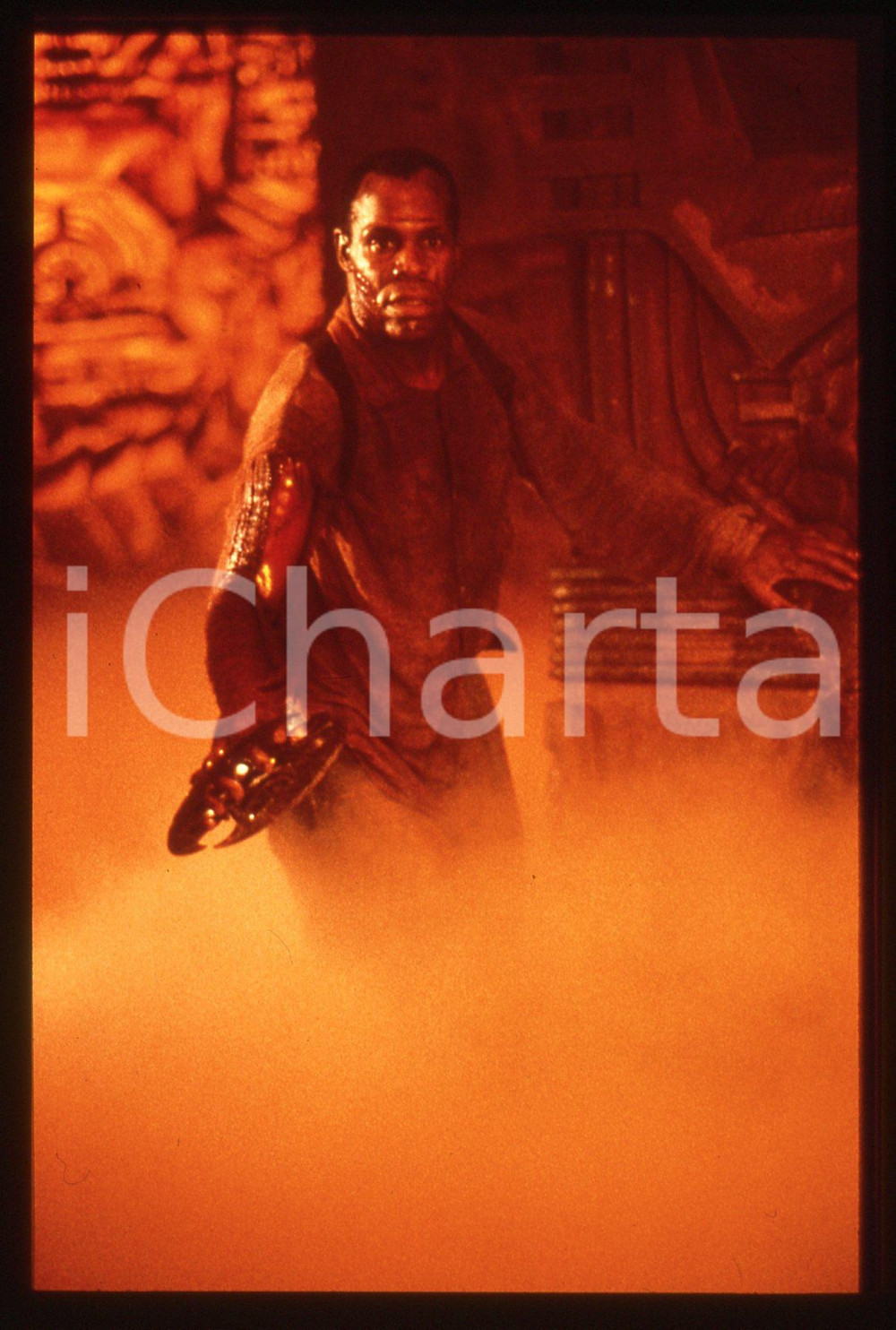 35mm vintage slide* 1990 PREDATOR 2 Danny GLOVER in una scena del Film (1)