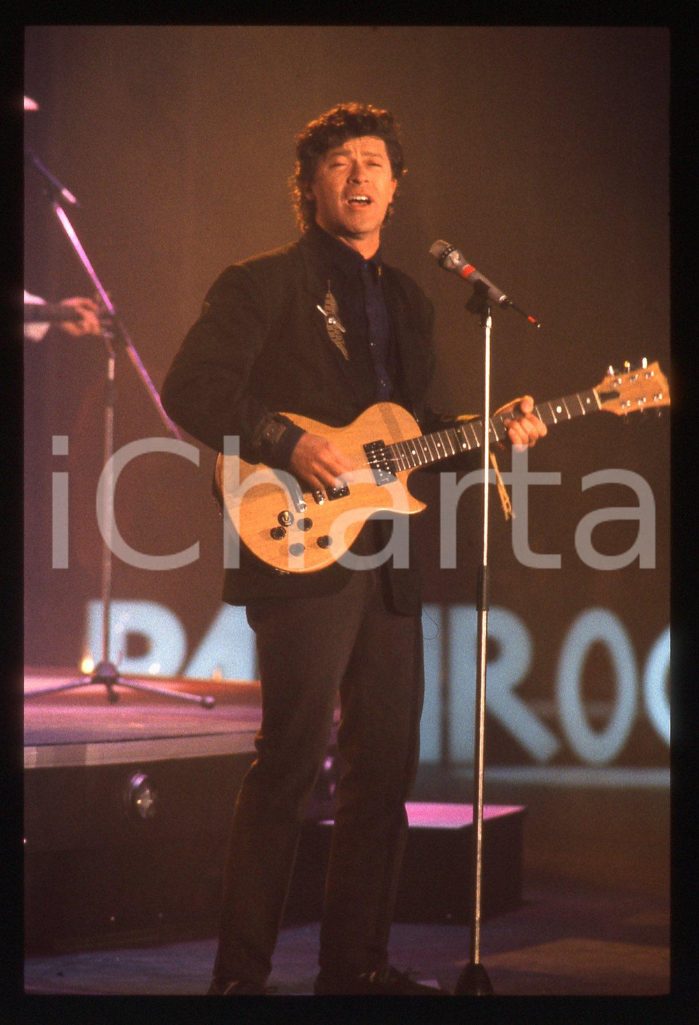 35mm vintage slide* 1988 SANREMO Robbie ROBERTSON sul palco del Palarock (3)