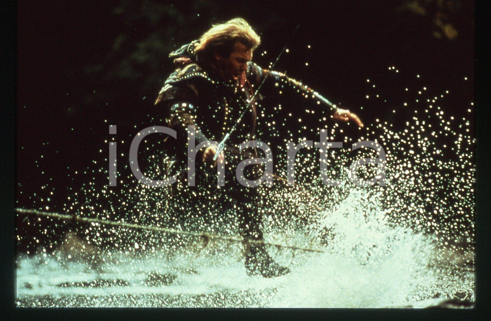 35mm vintage slide* 1991 ROBIN HOOD Kevin COSTNER in una scena del film (4)