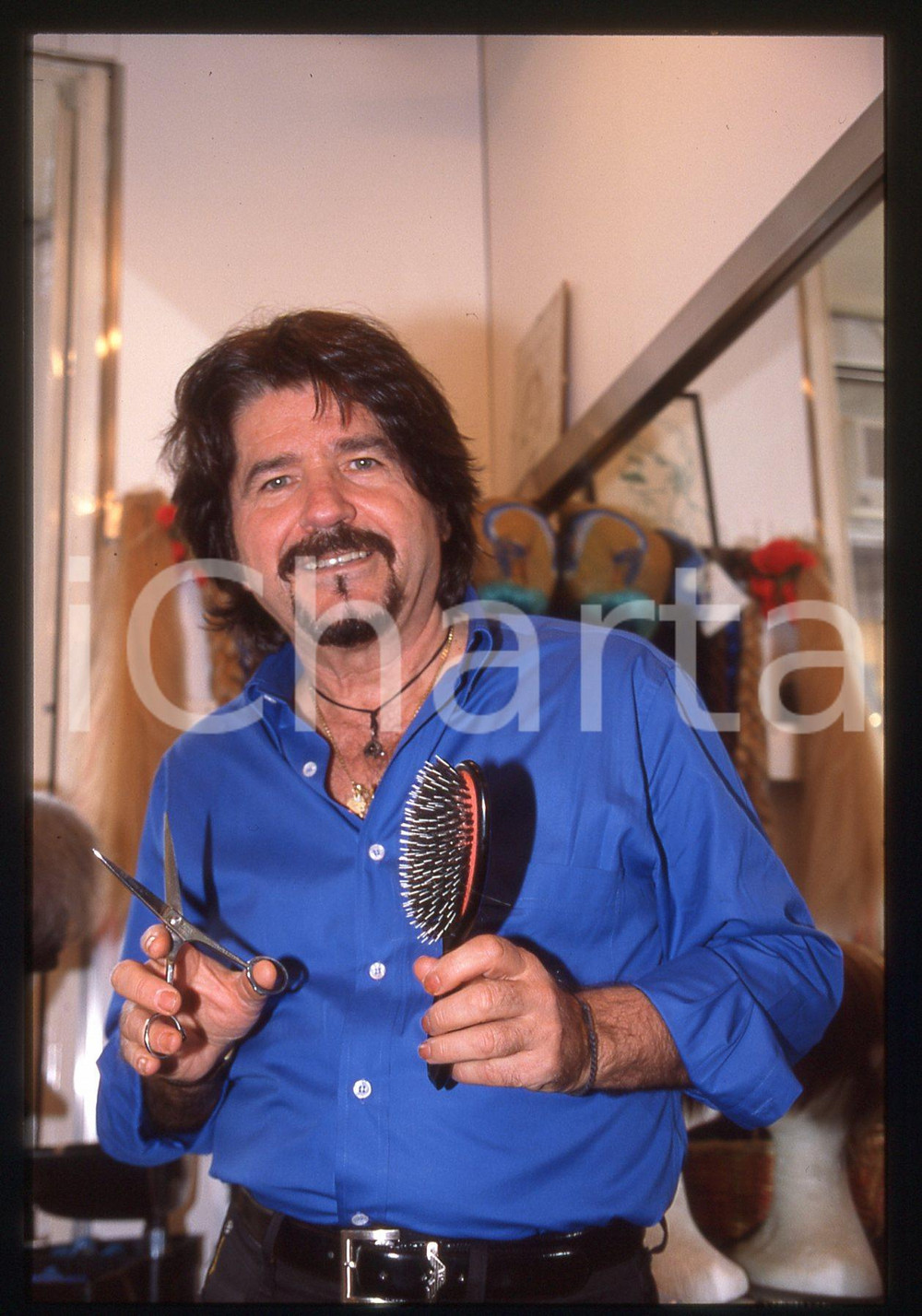 35mm vintage slide* 1990ca COSTUME Rolando ELISEI Ritratto del parrucchiere (1)