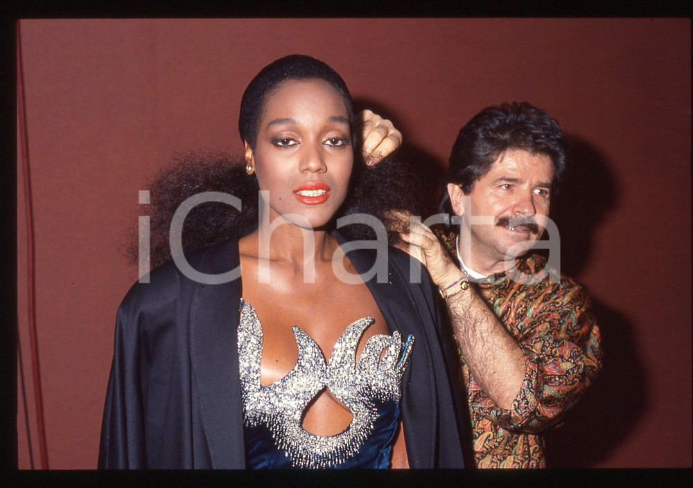 35mm vintage slide* 1985ca COSTUME Amii STEWART acconciata da Rolando ELISEI (1)