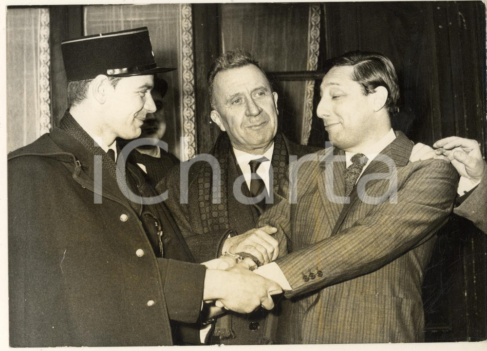 Fotografia d epoca originale 1961 PARIS THEATRE Prix Quai des OrfÃ¨vres Ã  Huit femmes de Robert THOMAS Photo 1