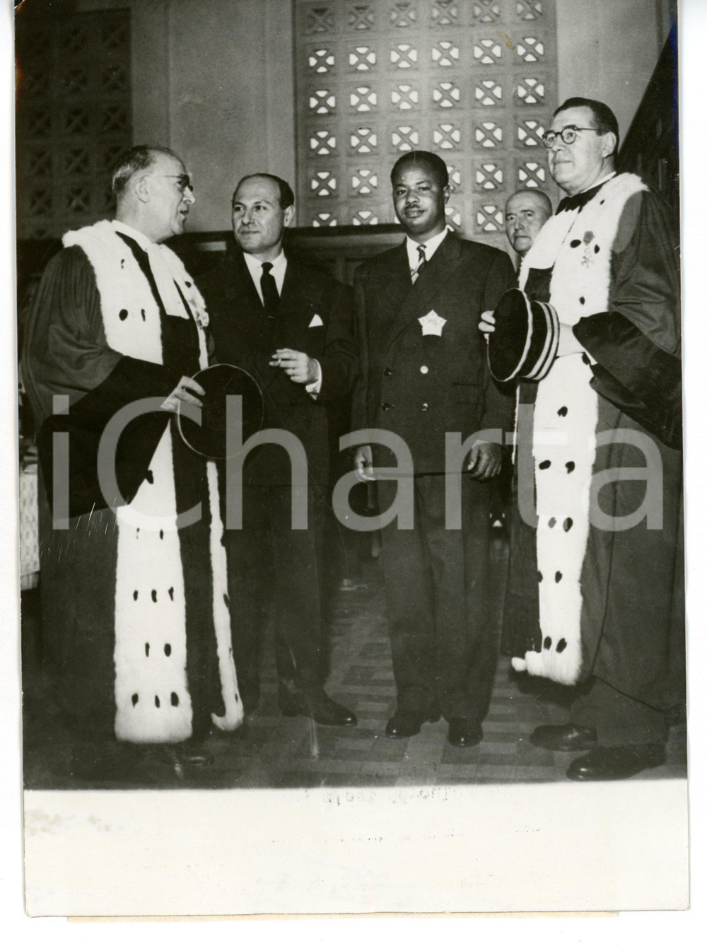 1959 YAOUNDÉ (CAMERUN) Palazzo di Giustizia - Ahmadou AHIDJO Xavier TORRE *Foto