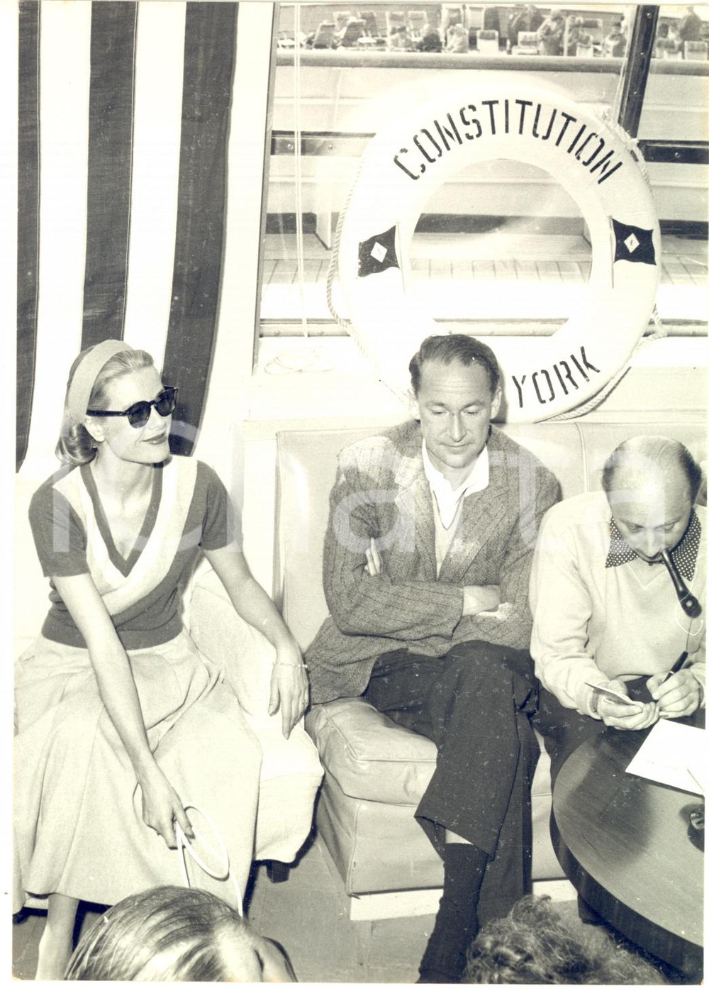 1956 USS CONSTITUTION Grace KELLY in viaggio per il matrimonio a Monaco *Foto  Fotografia d'epoc.   CONDIZIONI: G (lieve sovraimpressione circolare) FORMATO: 13x18 cm     originale e autentica 1