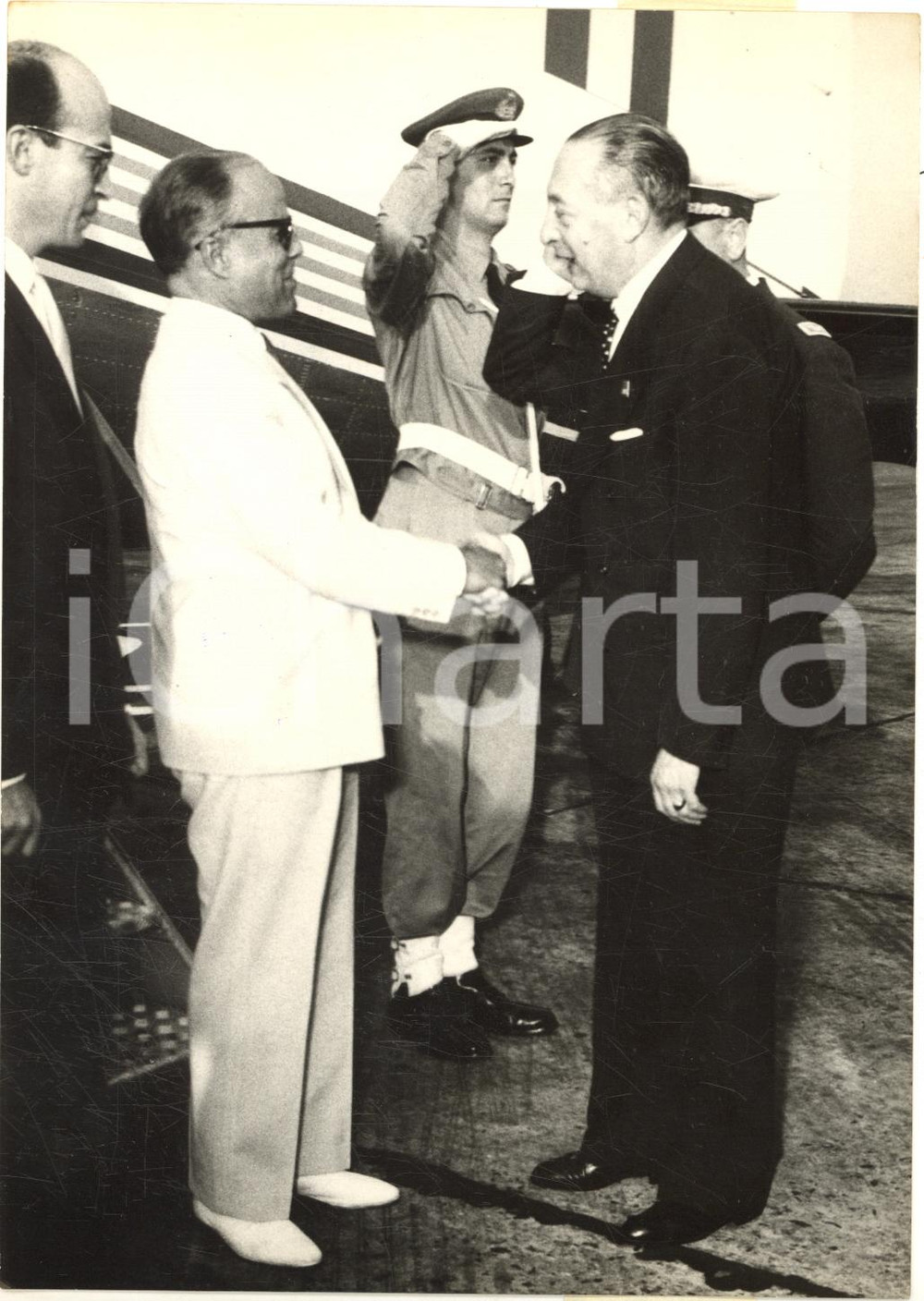 1959 ROMA Presidente Habib BOURGHIBA ricevuto da Alberto FOLCHI - Foto 13x18 Fotografia d'epoca con didascalia coeva.  CONDIZIONI: GFORMATO: 13x18 cm     originale e autentica 1