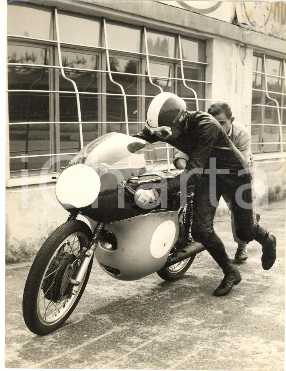 1958 MOTOCICLISMO MONZA Pilota Tarquinio PROVINI alle prove su MV AGUSTA *Foto