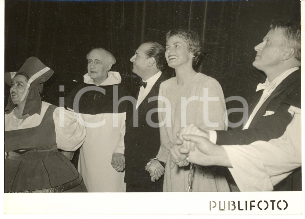 1954 MILANO Teatro alla Scala - Ingrid BERGMAN con Roberto ROSSELLINI alla prima