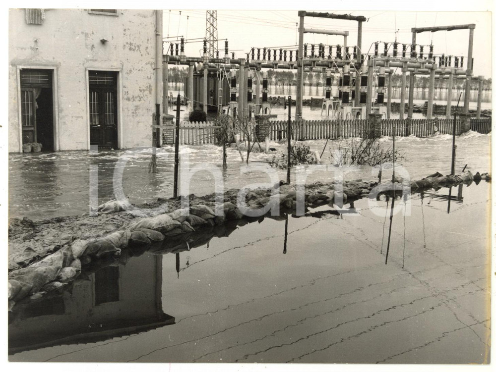 1957 ALLUVIONE DEL POLESINE - PORTO TOLLE Centrale elettrica allagata *Foto