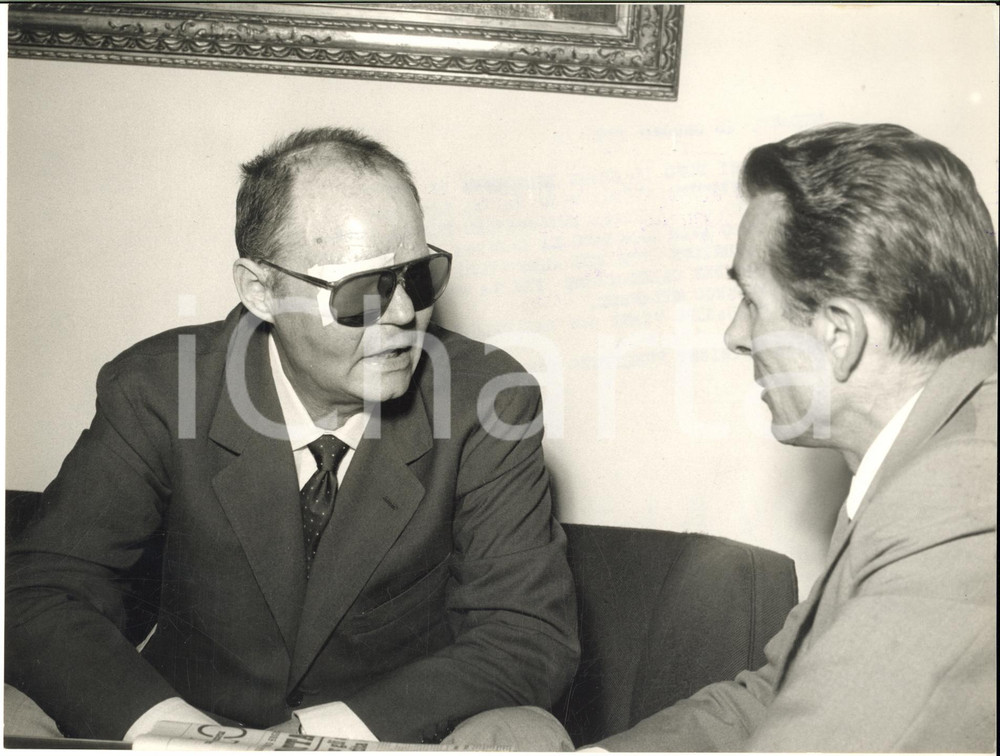 1966 MILANO Gipo VIANI reduce da un grave incidente - Fotografia 24x18 cm