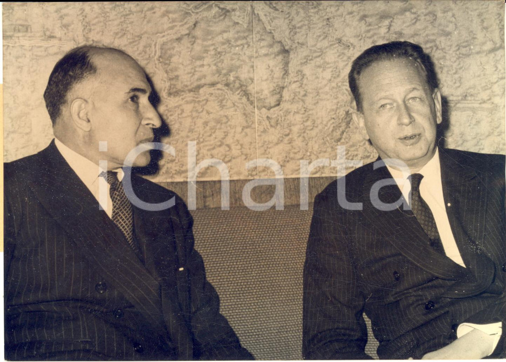 1958 GINEVRA Segretario ONU Dag HAMMARSKJOLD incontra Mahmoud FAWZI *Foto 18x13