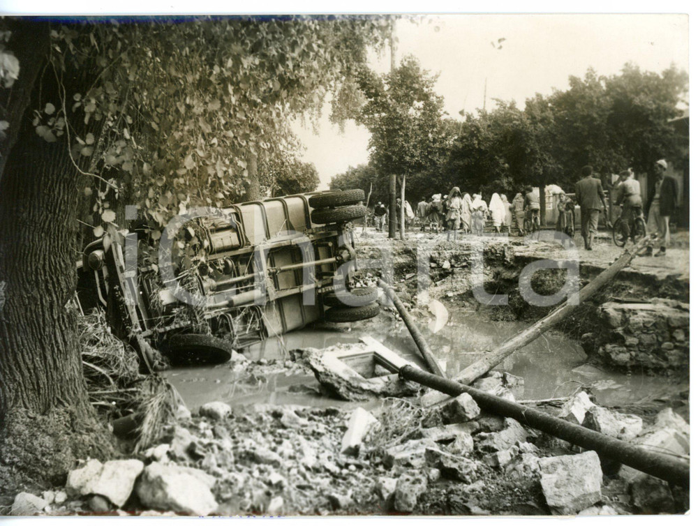 1955 CASABLANCA (MAROCCO) Camion ribaltato da un violento nubifragio *Foto 18x13