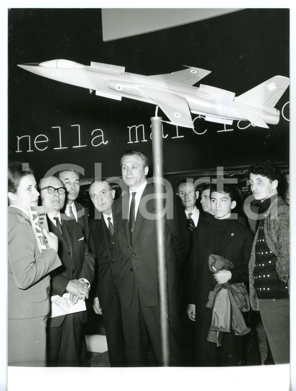 1963 MILANO Fiera Campionaria - Delegazione polacca in visita ufficiale *Foto Fotografia d'epoca con didascalia coeva al verso. CONDIZIONI: GFORMATO: 13x18 cm     originale e autentica 1