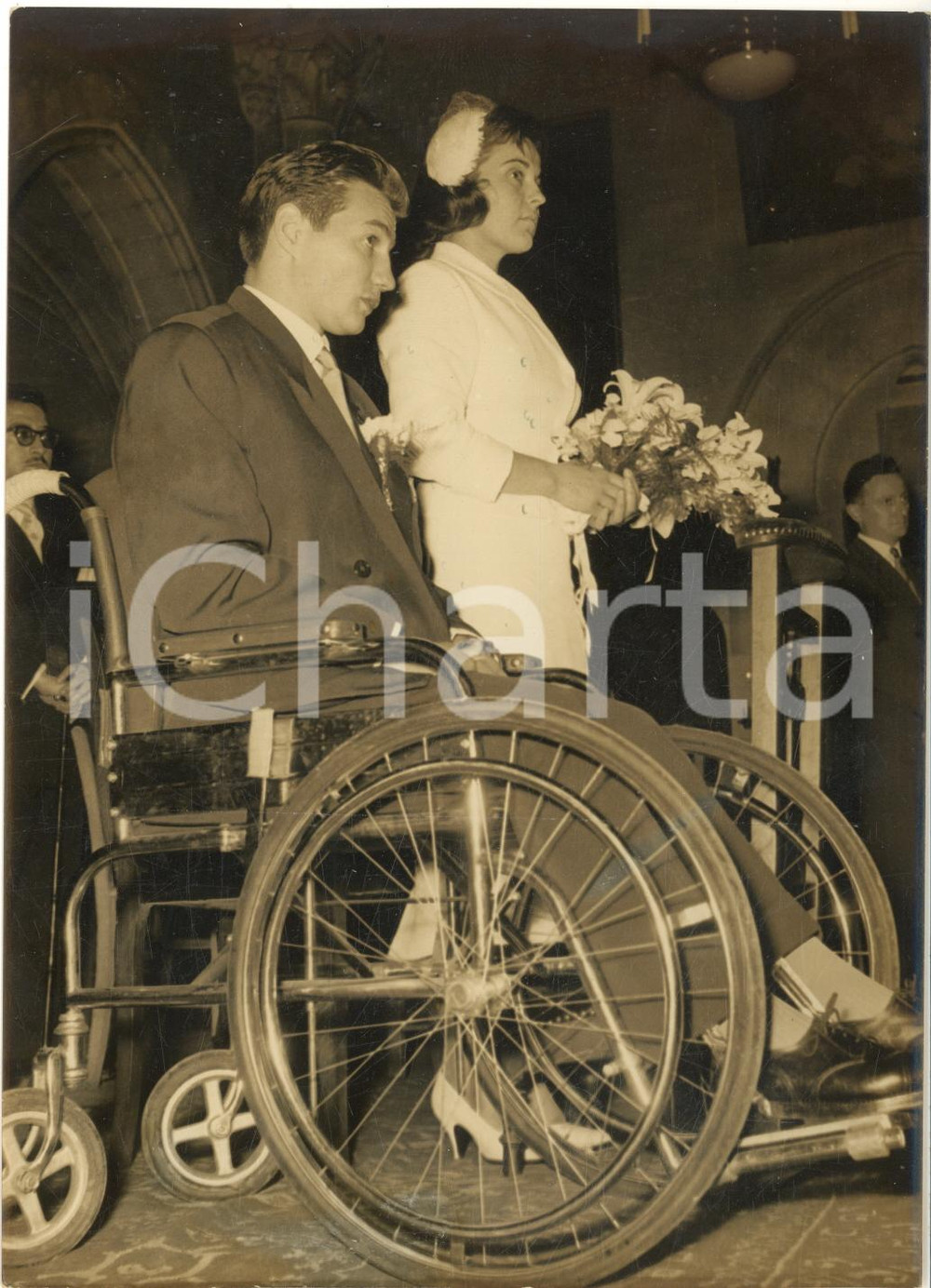 1956 PARIS Ex pugile Hilaire PRATESI in sedia a rotelle sposa Lucette *Foto 