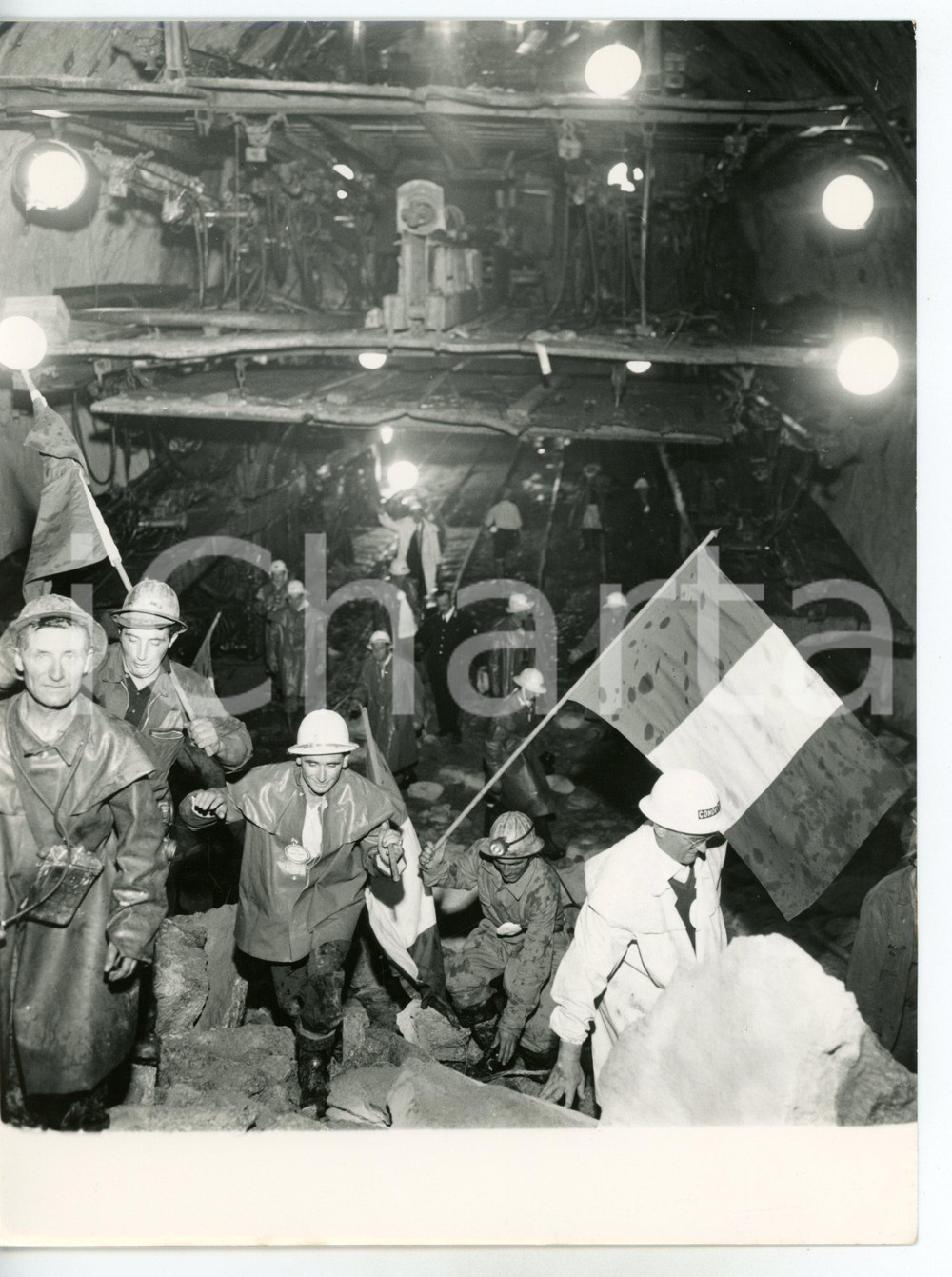 1962 TRAFORO MONTE BIANCO - Incontro tra minatori italiani e francesi *Foto
