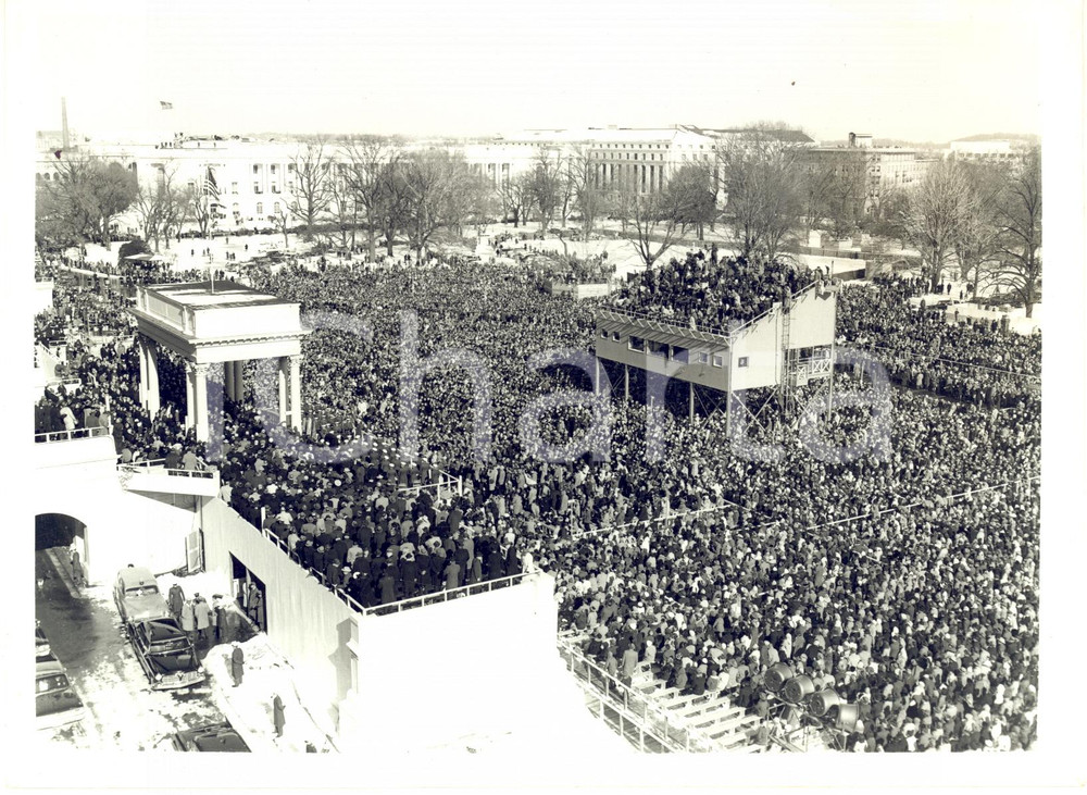 1961 WASHINGTON John F. KENNEDY's Swearing-In Ceremony - View of the crowd PHOTO