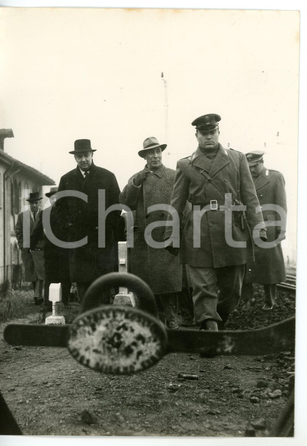 1957 DISASTRO FERROVIARIO DI CODOGNO Armando ANGELINI tra le macerie *Foto 13x18