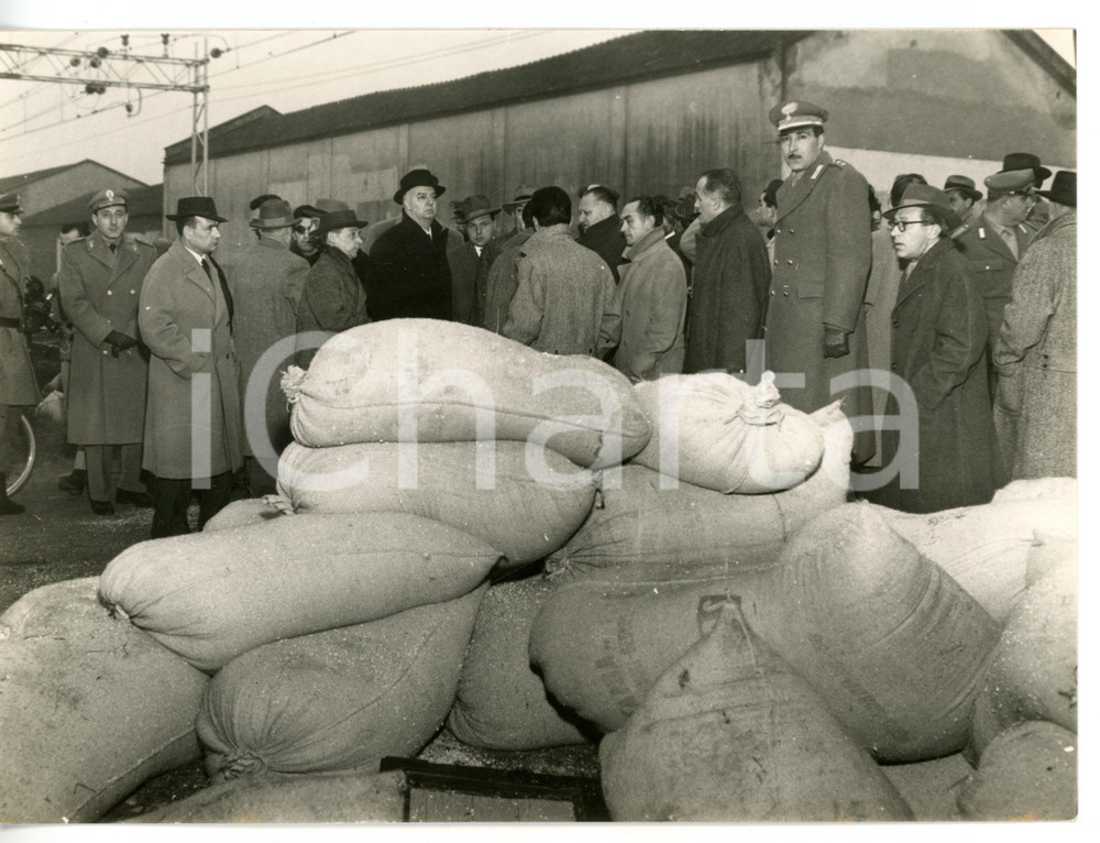 1957 DISASTRO FERROVIARIO DI CODOGNO Armando ANGELINI sul luogo della sciagura