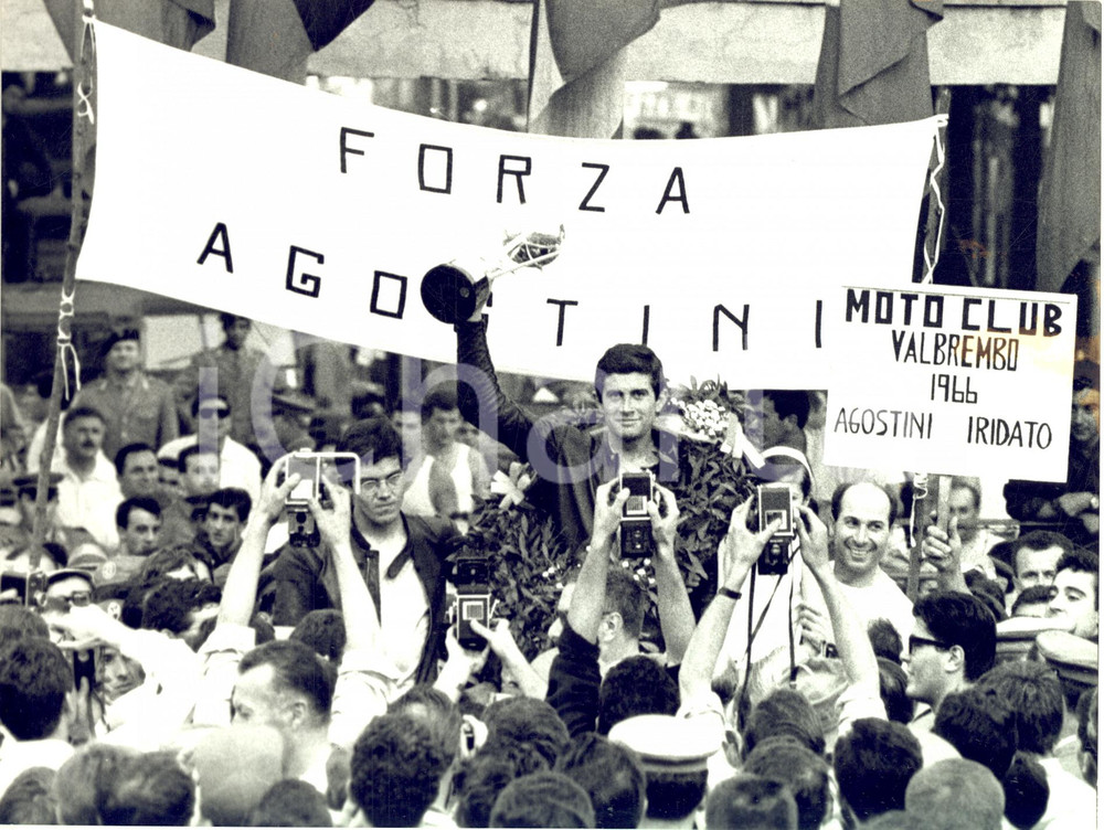 1966 MONZA MOTOCICLISMO Giacomo AGOSTINI campione mondiale classe 500 *Foto