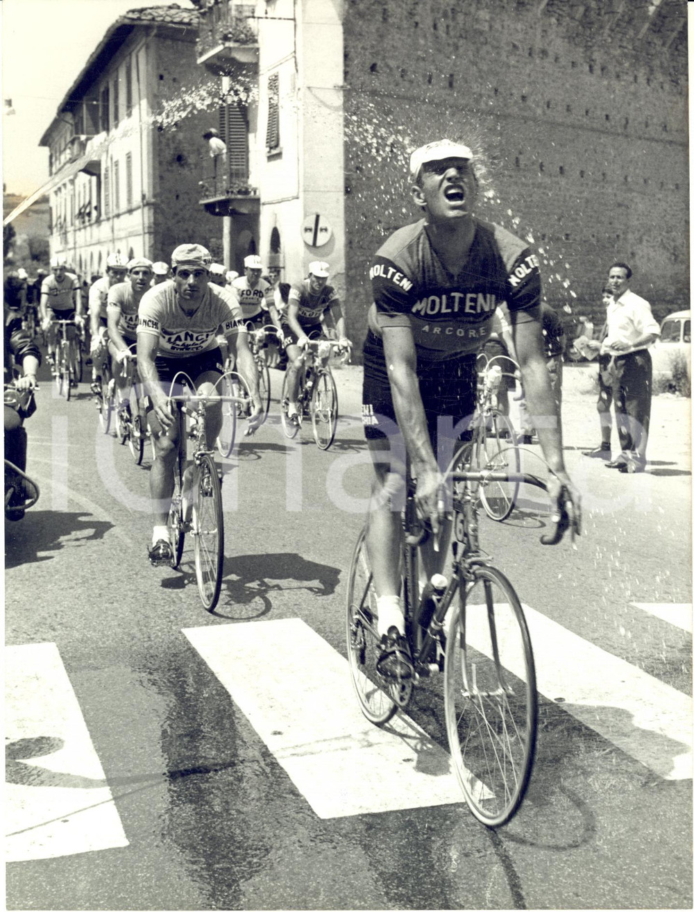 1966 CICLISMO GIRO D'ITALIA CHIANCIANO TERME René BINGGELI innaffiato - Foto